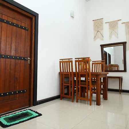 Sujee'S Guest House With Two Bed Rooms 阿努拉德普勒 外观 照片