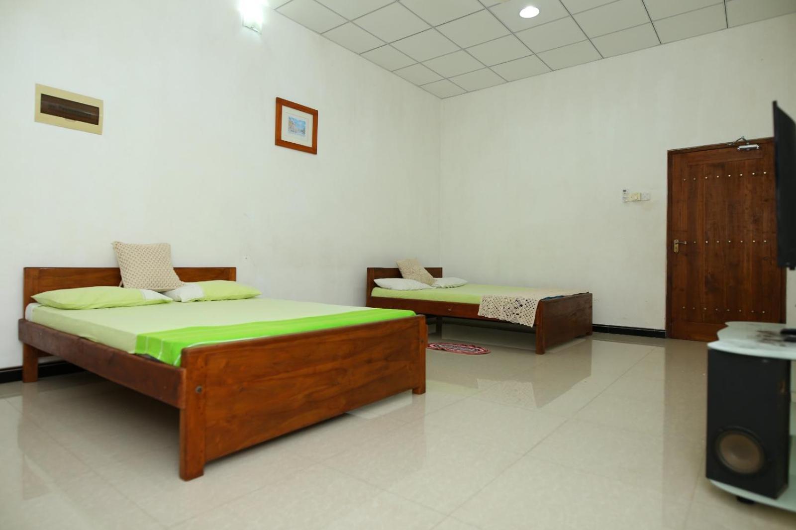 Sujee'S Guest House With Two Bed Rooms 阿努拉德普勒 外观 照片
