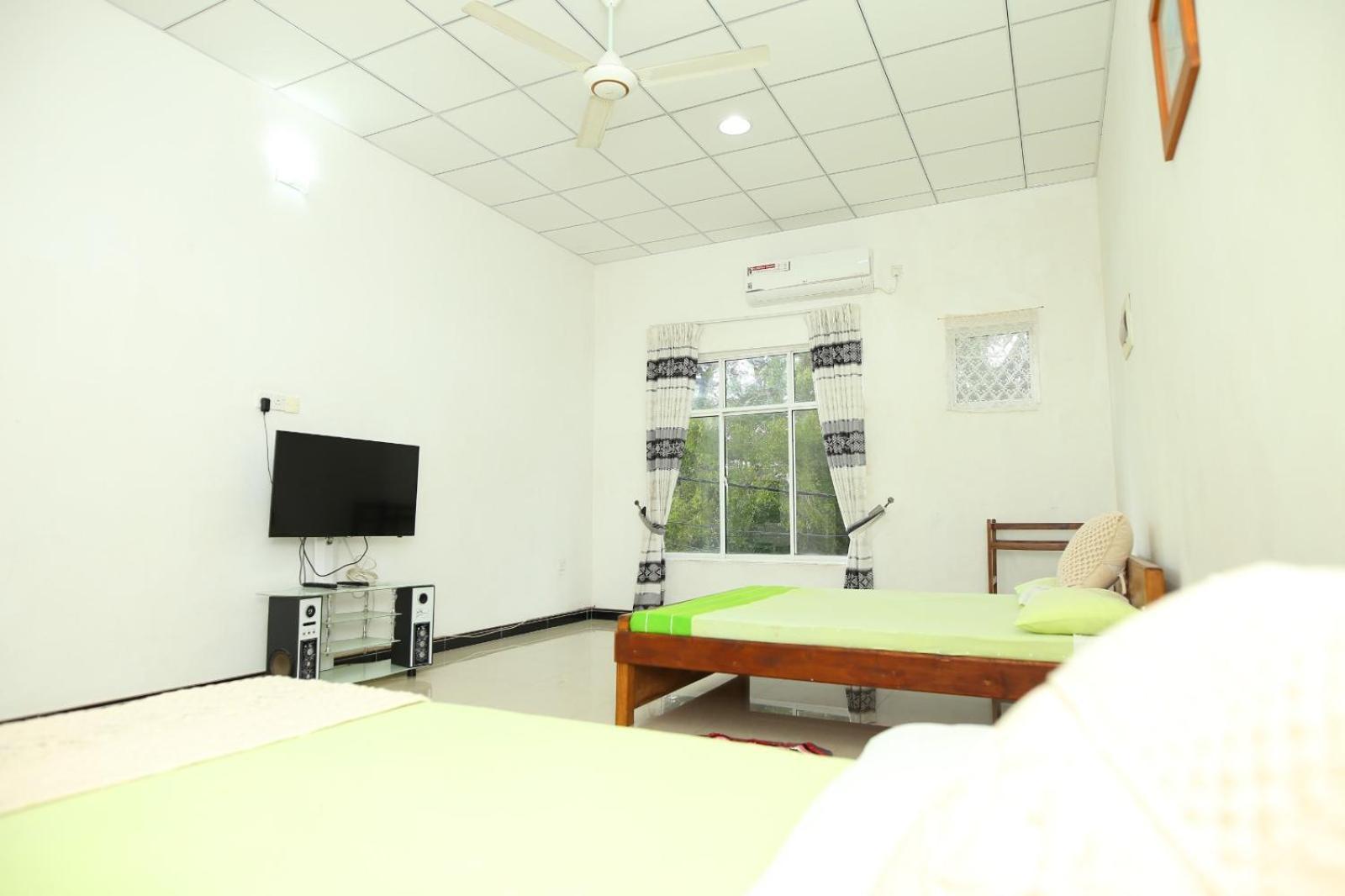 Sujee'S Guest House With Two Bed Rooms 阿努拉德普勒 外观 照片